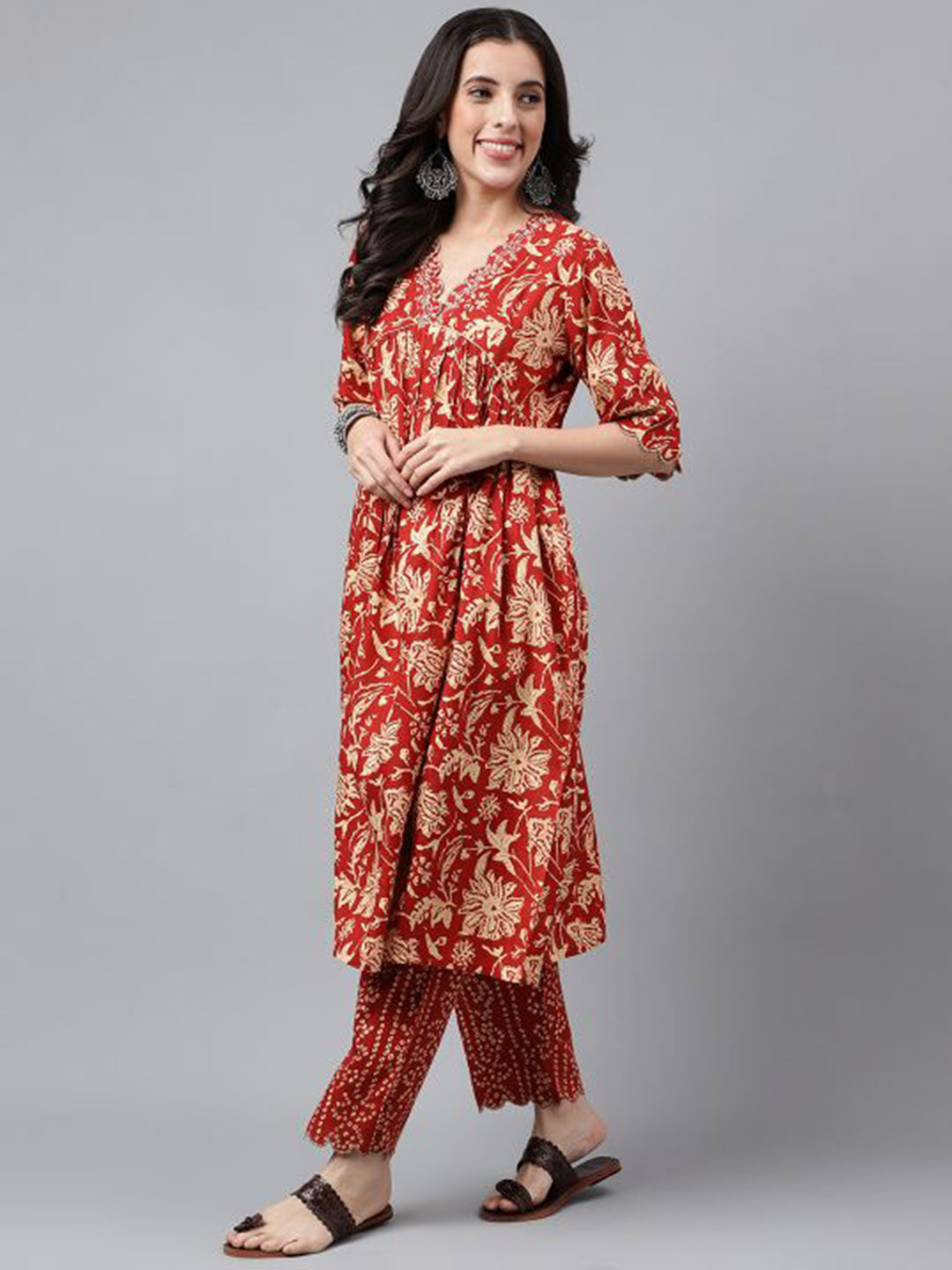 

FLAMBOYANT V Neck Floral Printed Thread Work Empire Kurta with Trousers, Red