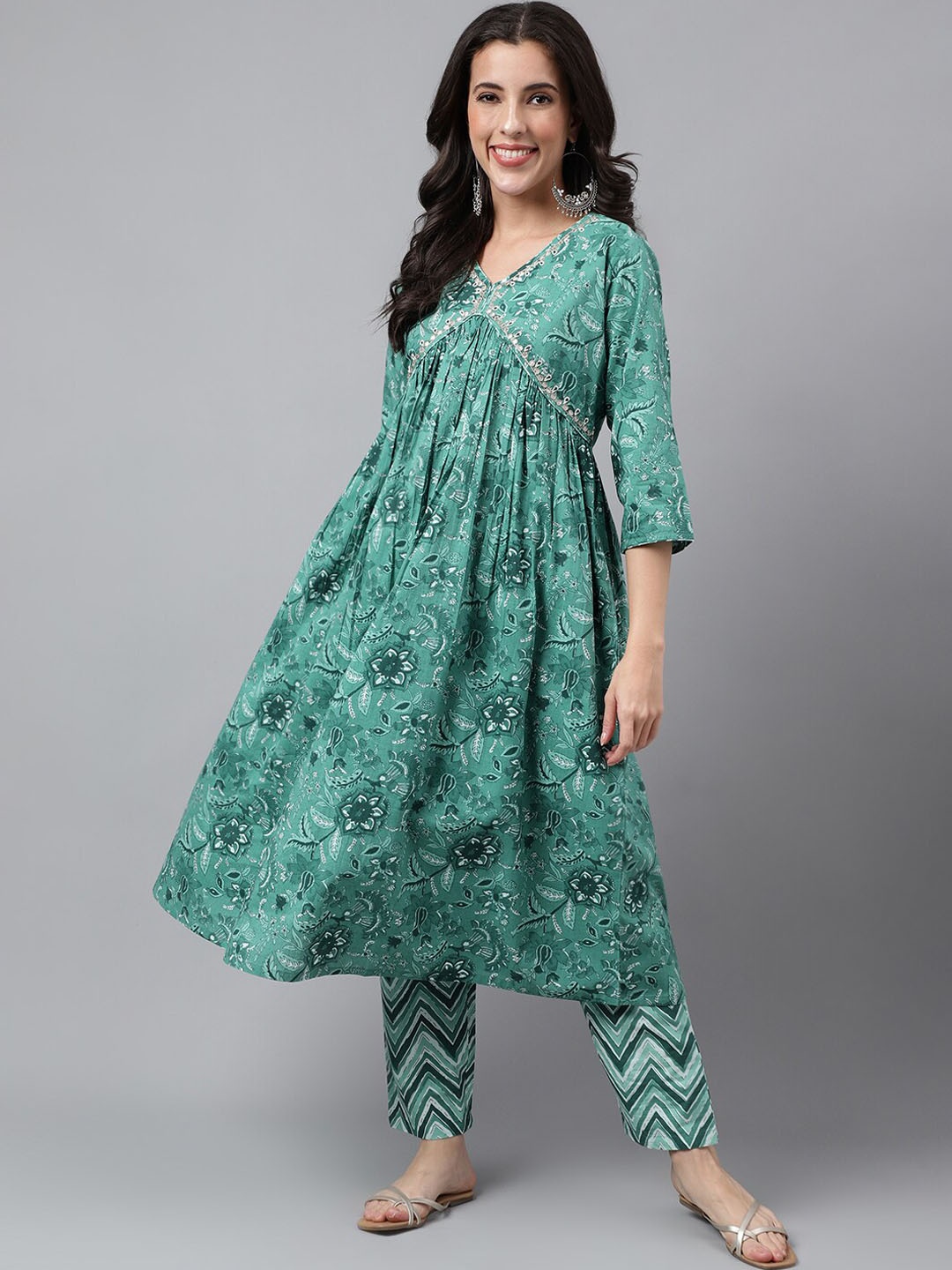 

FLAMBOYANT V Neck Floral Printed Sequinned Empire Pure Cotton Kurta with Trousers, Green