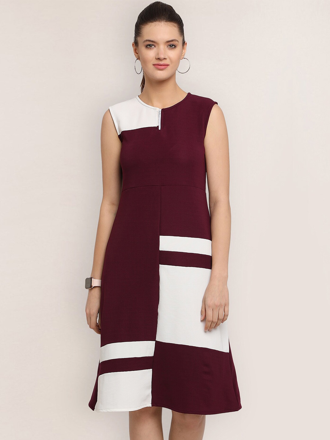 

BAESD Colourblocked Round Neck Sleeveless Sheath Dress, Purple