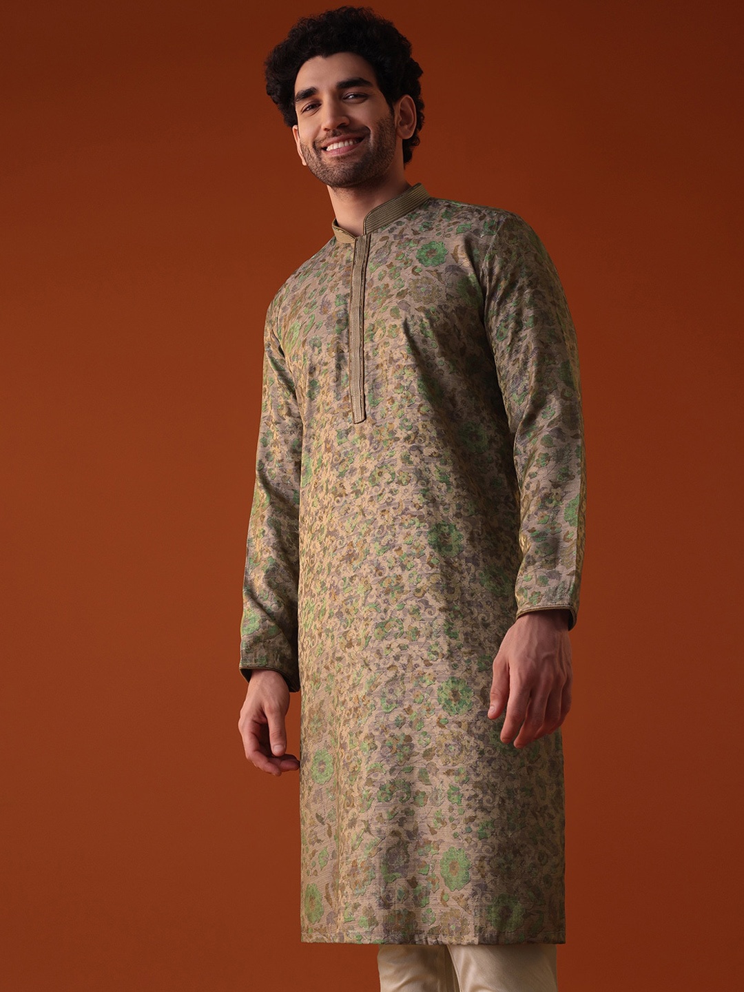

KALKI Fashion Floral Printed Mandarin Collar Regular Straight Kurta With Churidar, Green