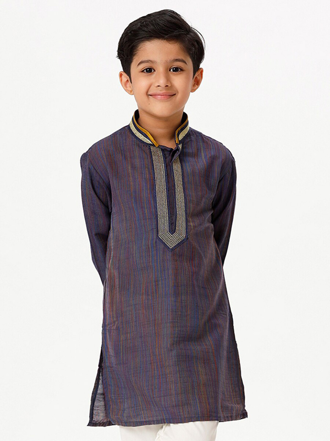 

Ramraj Boys Mandarin Collar Woven Design Thread Work Kurta, Navy blue