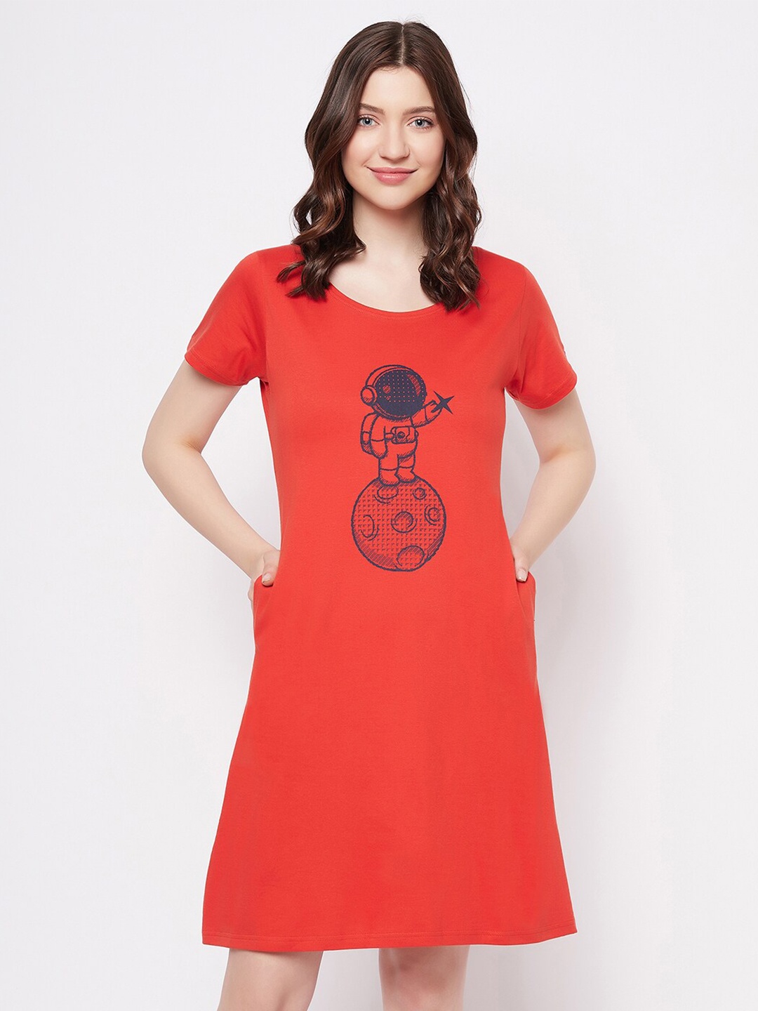 

Clovia Red & Blue Graphic Printed Pure Cotton Nightdress