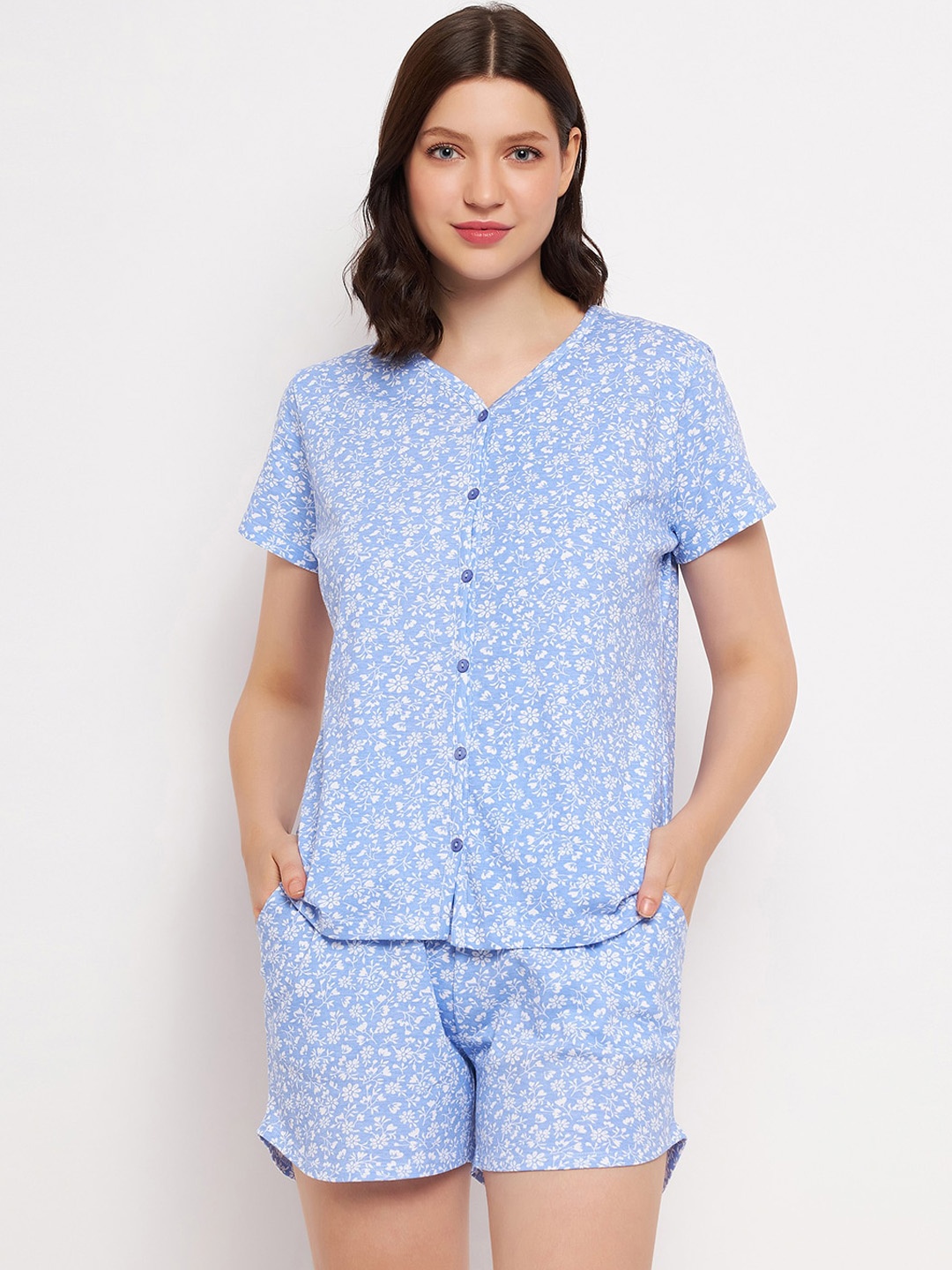 

Clovia Blue & White Floral Printed Pure Cotton Night suit