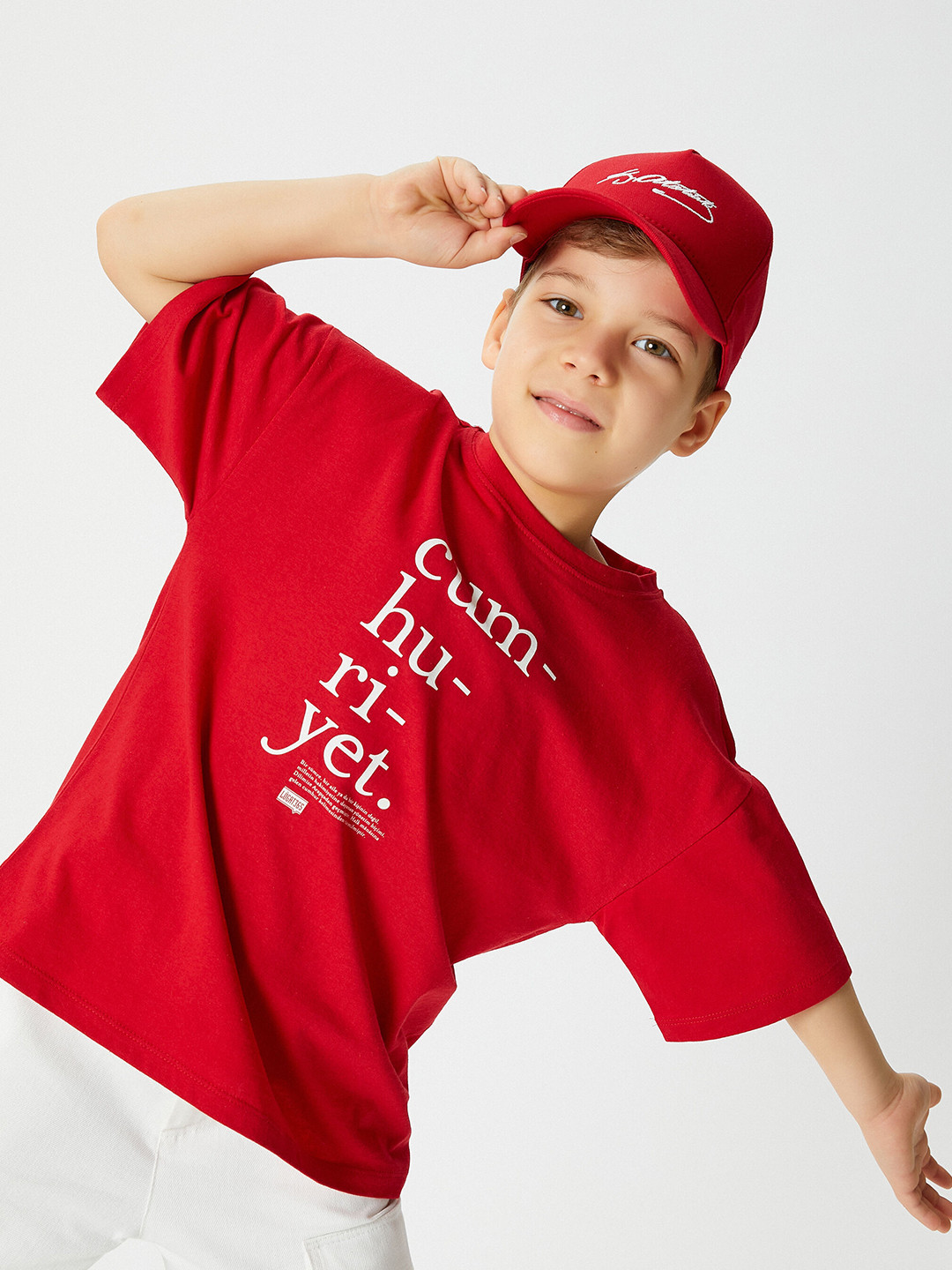 

Koton Boys Typography Printed Drop-Shoulder Sleeves Pure Cotton T-shirt, Red
