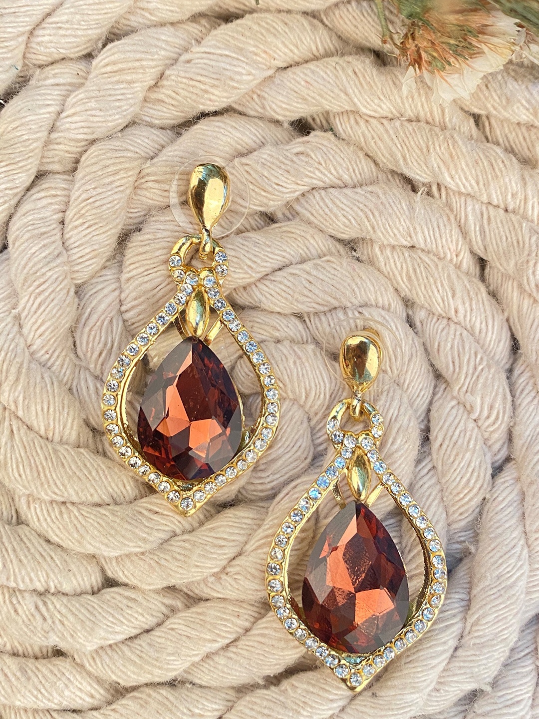 

Crunchy Fashion Gold-Plated Teardrop Shaped Drop Earrings