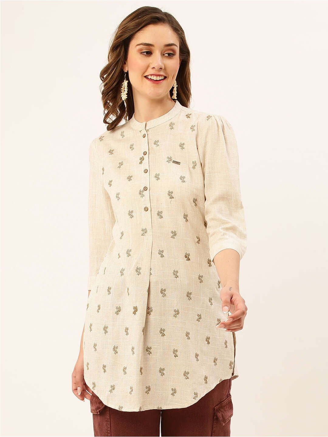 

ZOLA Beige & Green Mandarin Collar Floral Embroidered Tunic