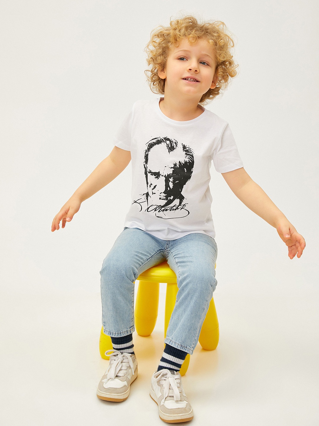 

Koton Boys Graphic Printed Round Neck Pure Cotton Regular T-shirt, White