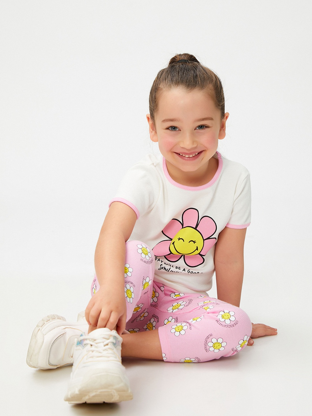 

Koton Girls Graphic Printed T-shirt, Beige