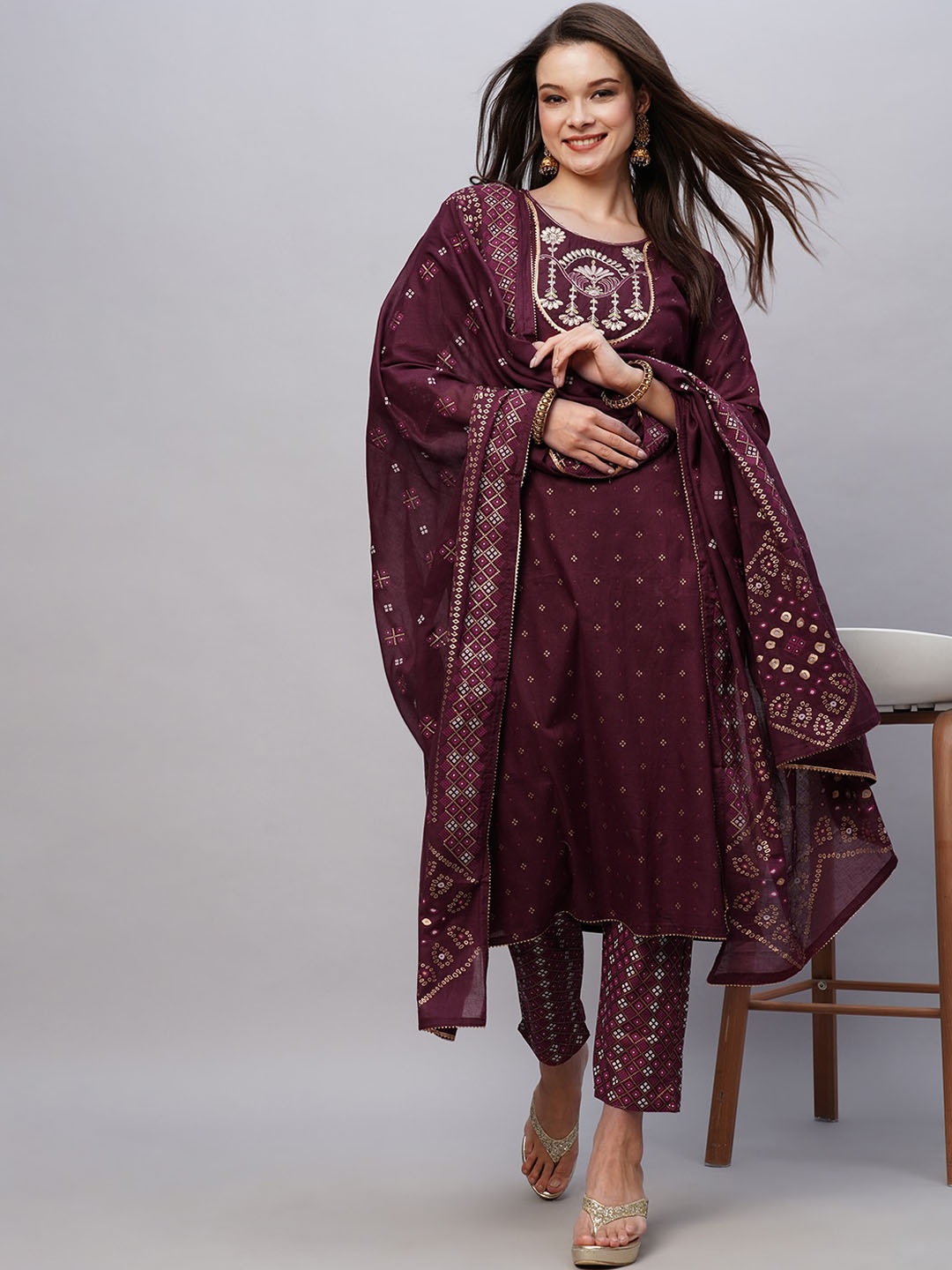 

Kiana Ethnic Motifs Printed Regular Gotta Patti Pure Cotton Kurta Set With Dupatta, Maroon