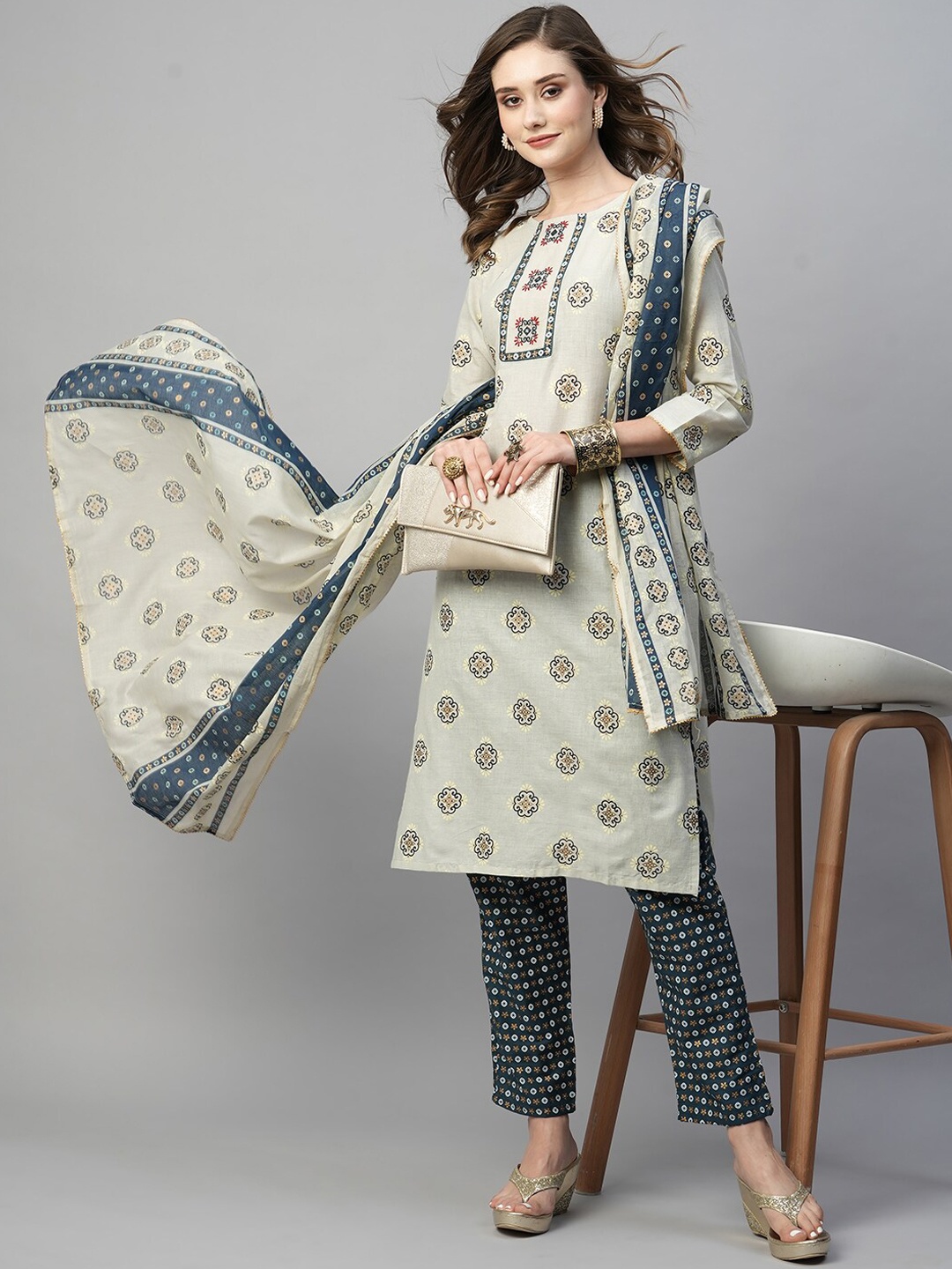 

Kiana House Of Fashion Round Neck Ethnic Motifs Printed Pure Cotton Kurta & Trousers With Dupatta, Cream