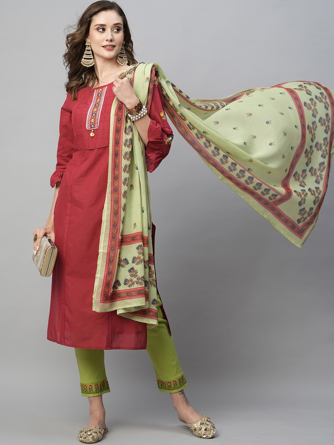 

Kiana Floral Thread Work Detail Straight Kurta with Trousers & With Dupatta, Maroon