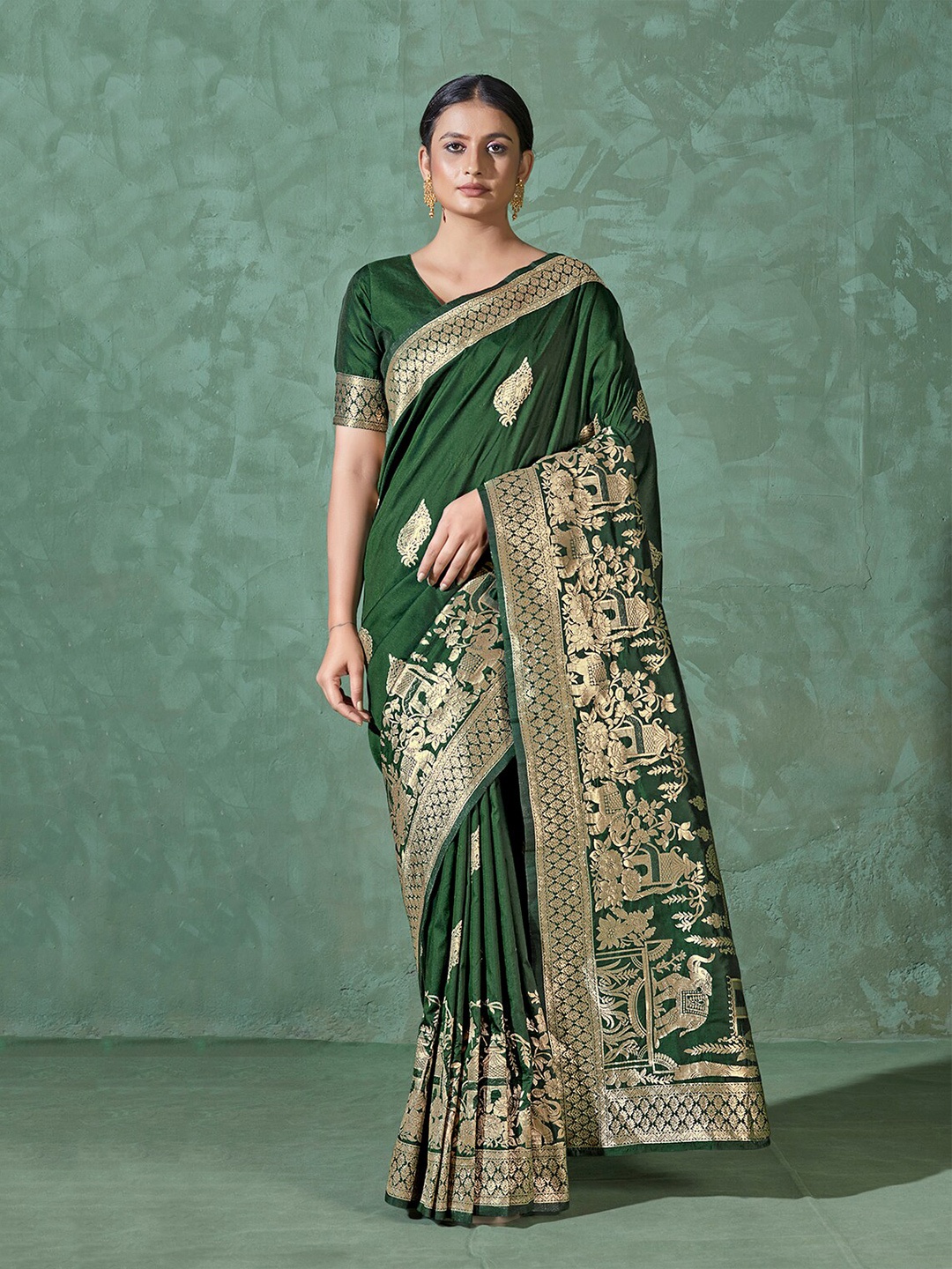 

MONJOLIKA FASHION Ethnic Motif Woven Design Zari Banarasi Saree, Green