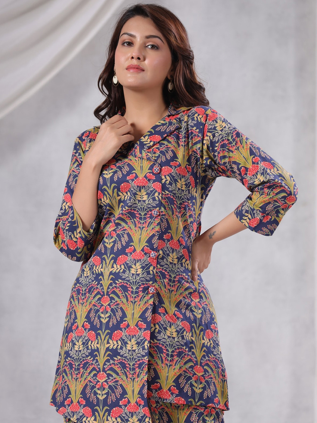 

EtnicaWear Floral Printed Shirt Collar Pure Cotton Tunic & Trouser Co-Ords, Blue