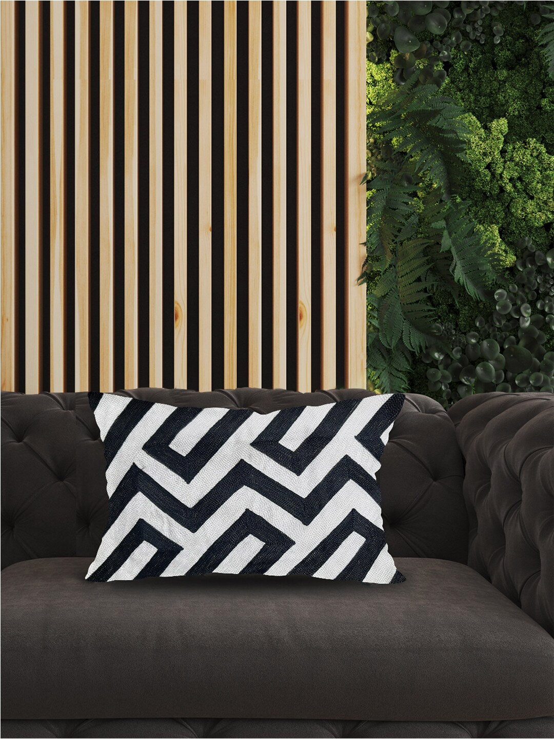 

SHADES of LIFE Black & White 2-Pieces Embroidered Rectangle Cushion Covers