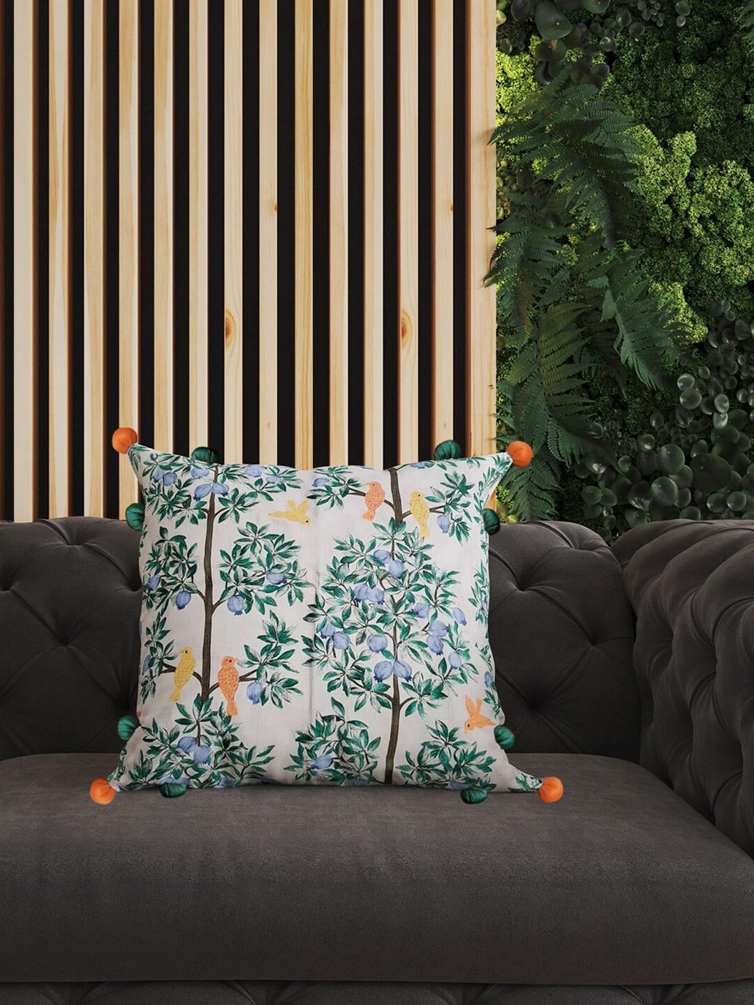 

SHADES of LIFE Green & White 2-Pieces Floral Square Cushion Covers