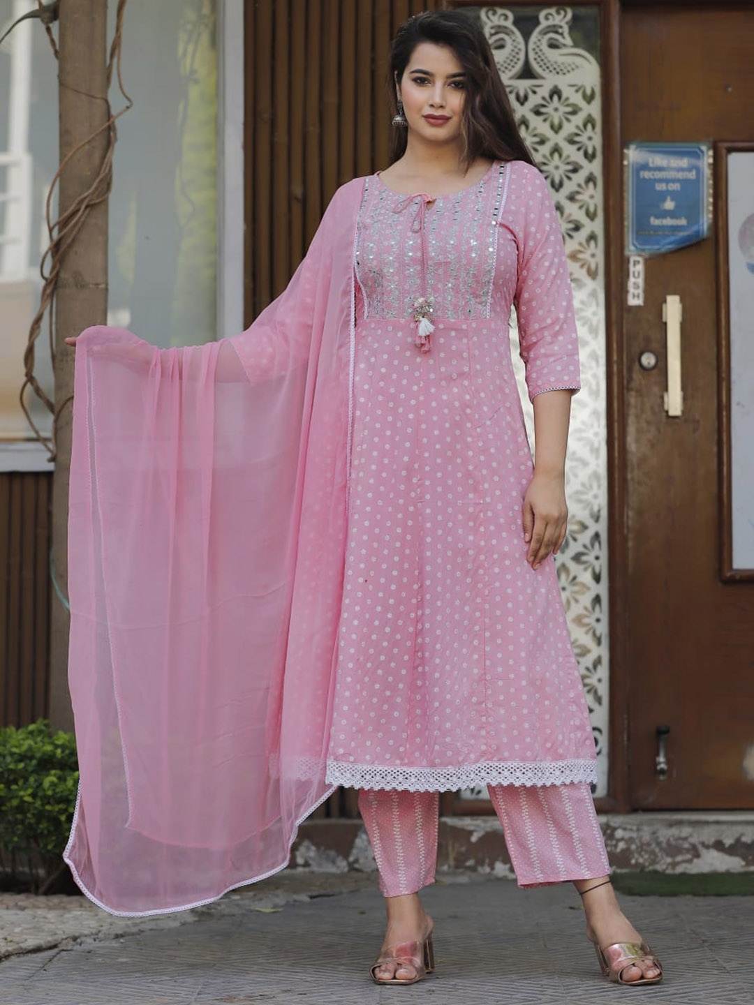 

SINGNI Ethnic Motifs Printed Mirror Work Yoke Design Kurta With Trousers & Dupatta, Pink