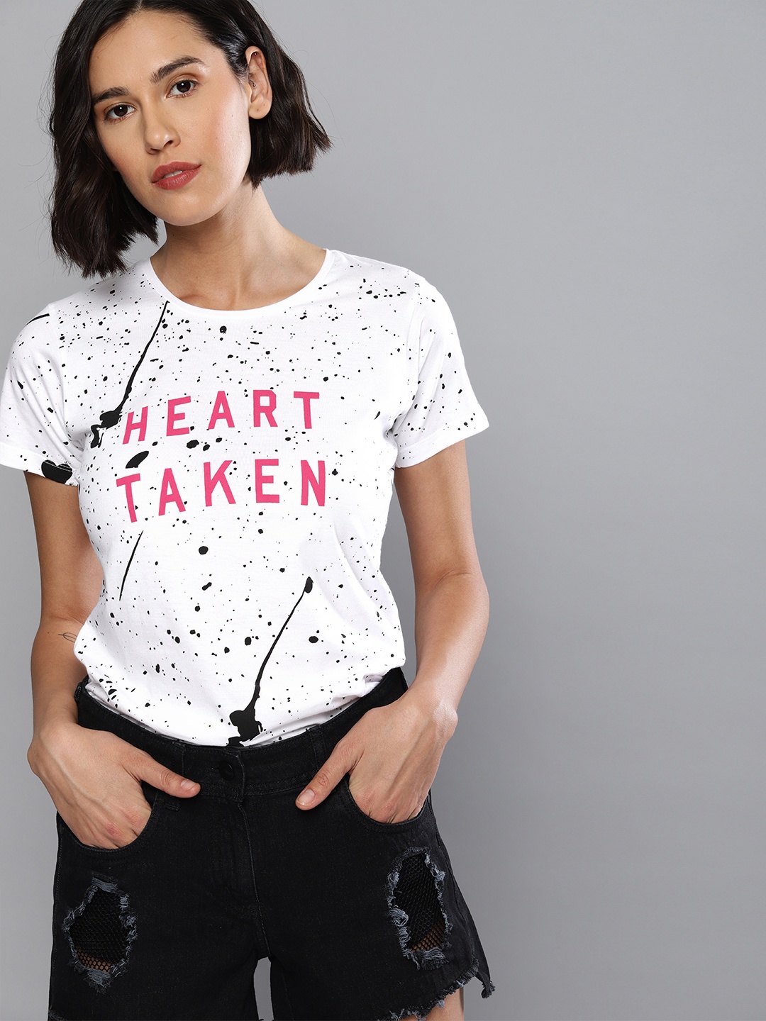 

Kook N Keech Women White Black Printed Round Neck Pure Cotton T-shirt