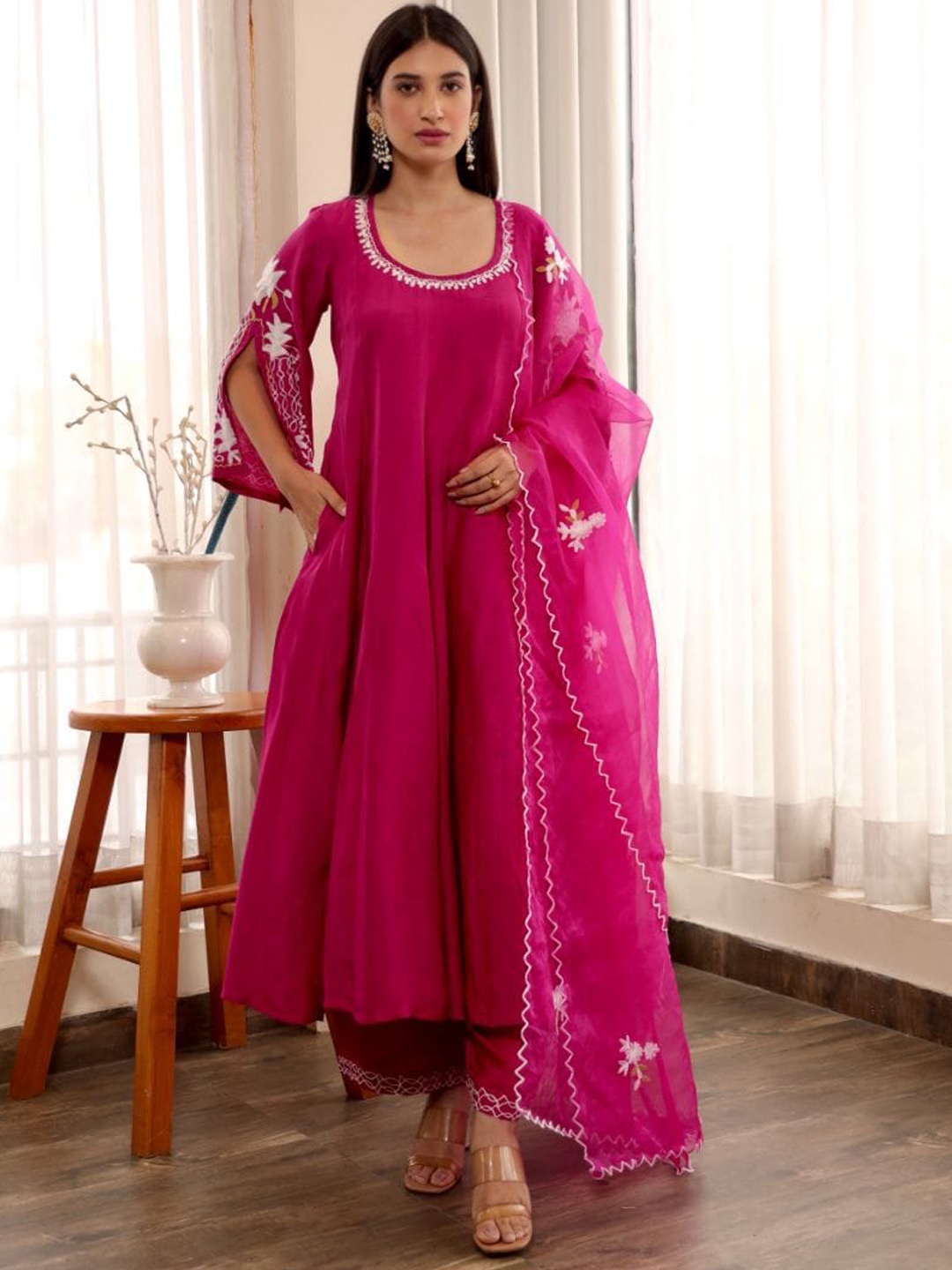 

ASRUMO Scoop Neck Thread Work Detail Panelled Anarkali Kurta & Palazzos with Dupatta, Pink