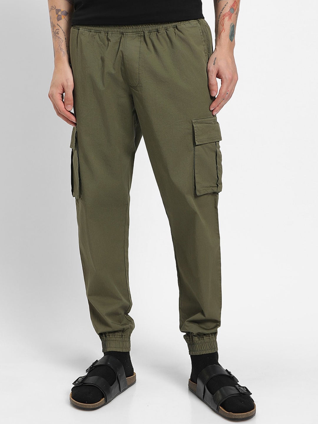 

Bewakoof Men Mid Rise Pure Cotton Cargo Jogger, Olive
