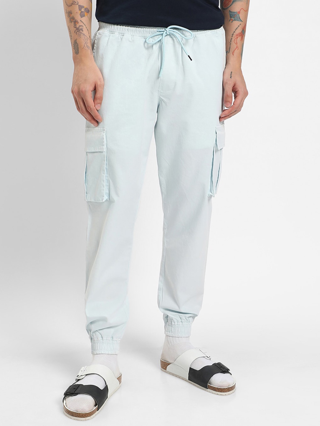 

Bewakoof Men Blue Mid Rise Plain Pure Cotton Cargos