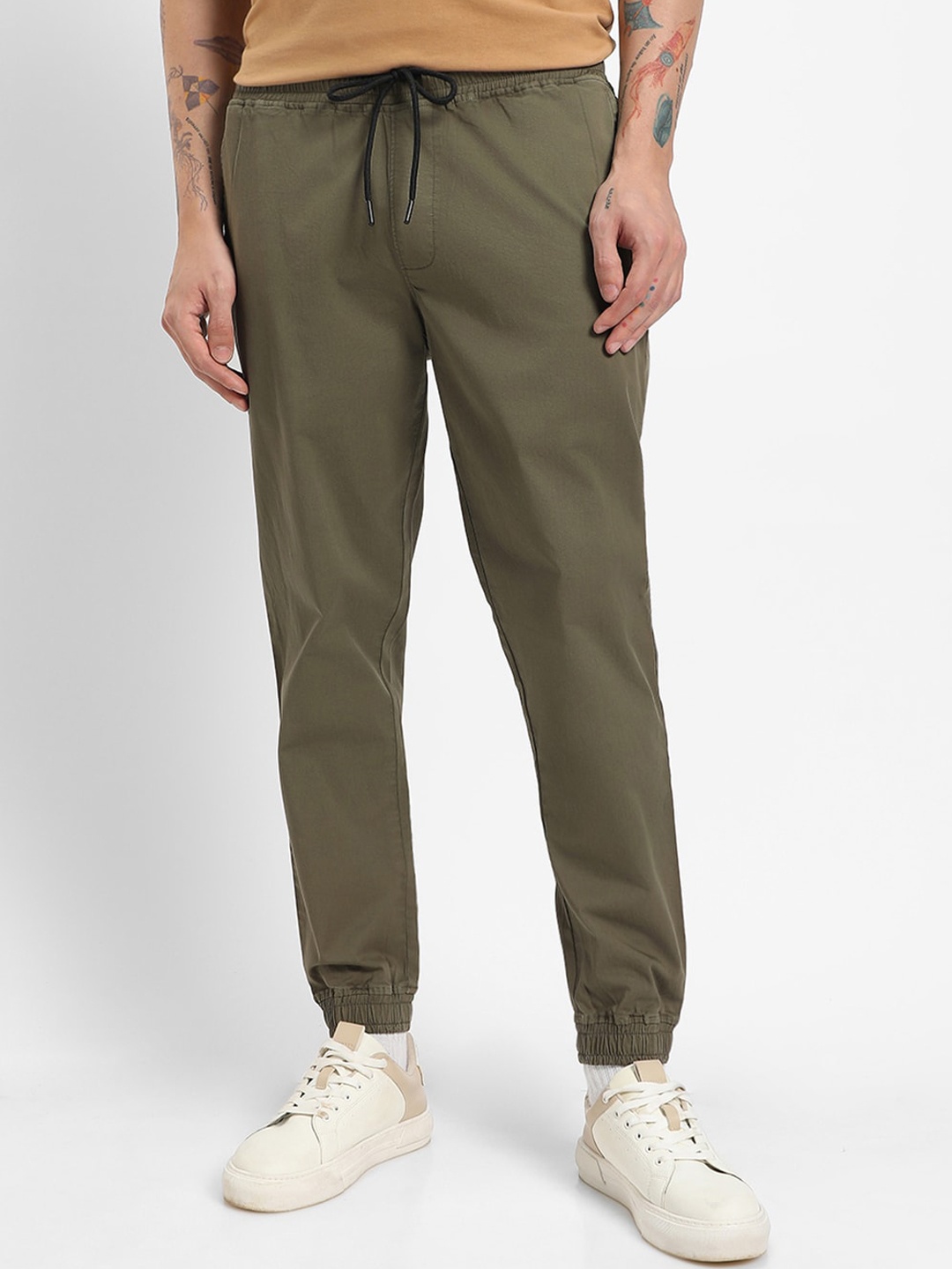 

Bewakoof Men Olive Cotton Joggers, Green