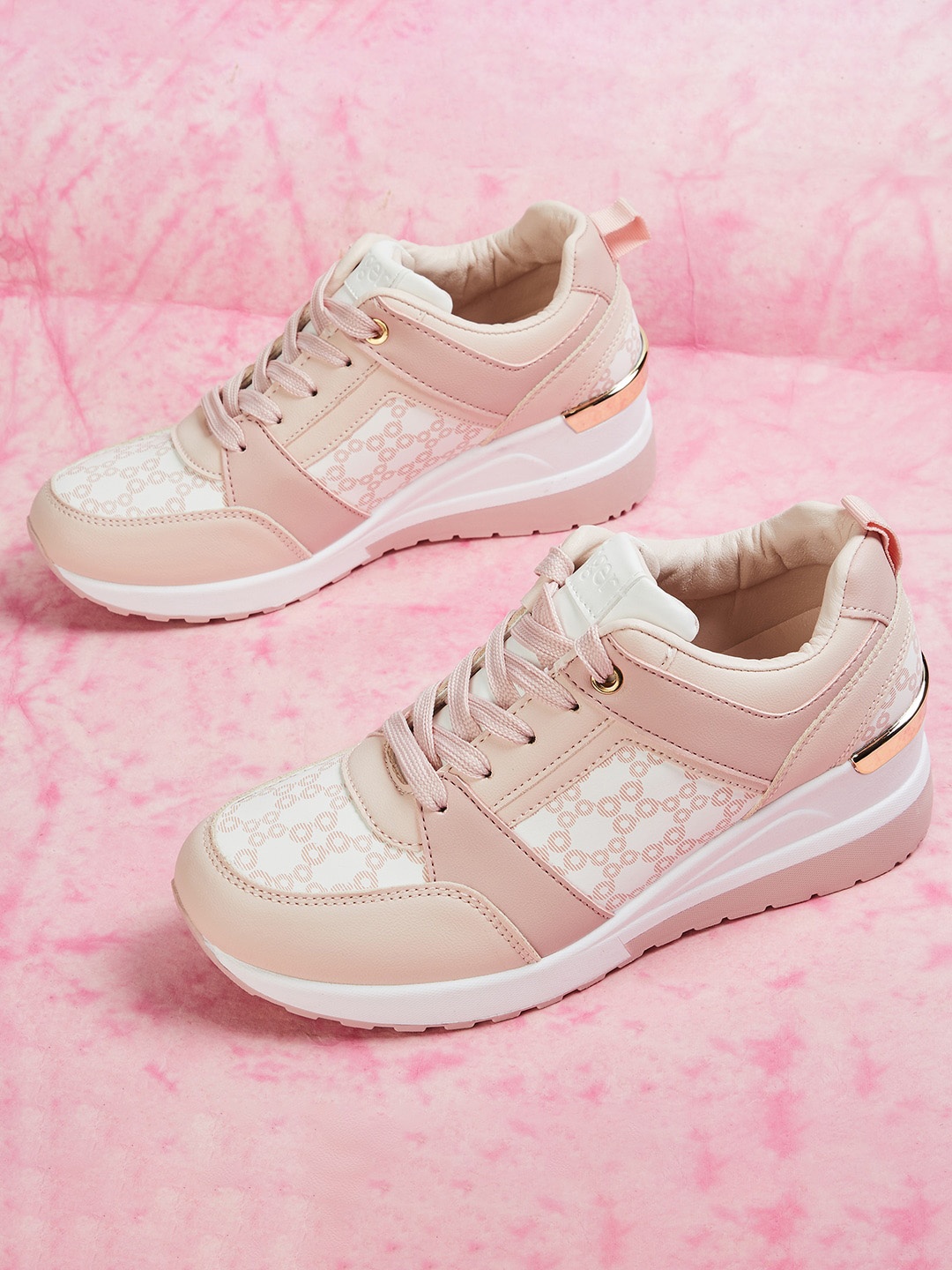 

Ginger by Lifestyle Women Printed Contrast Sole Sneakers, Pink