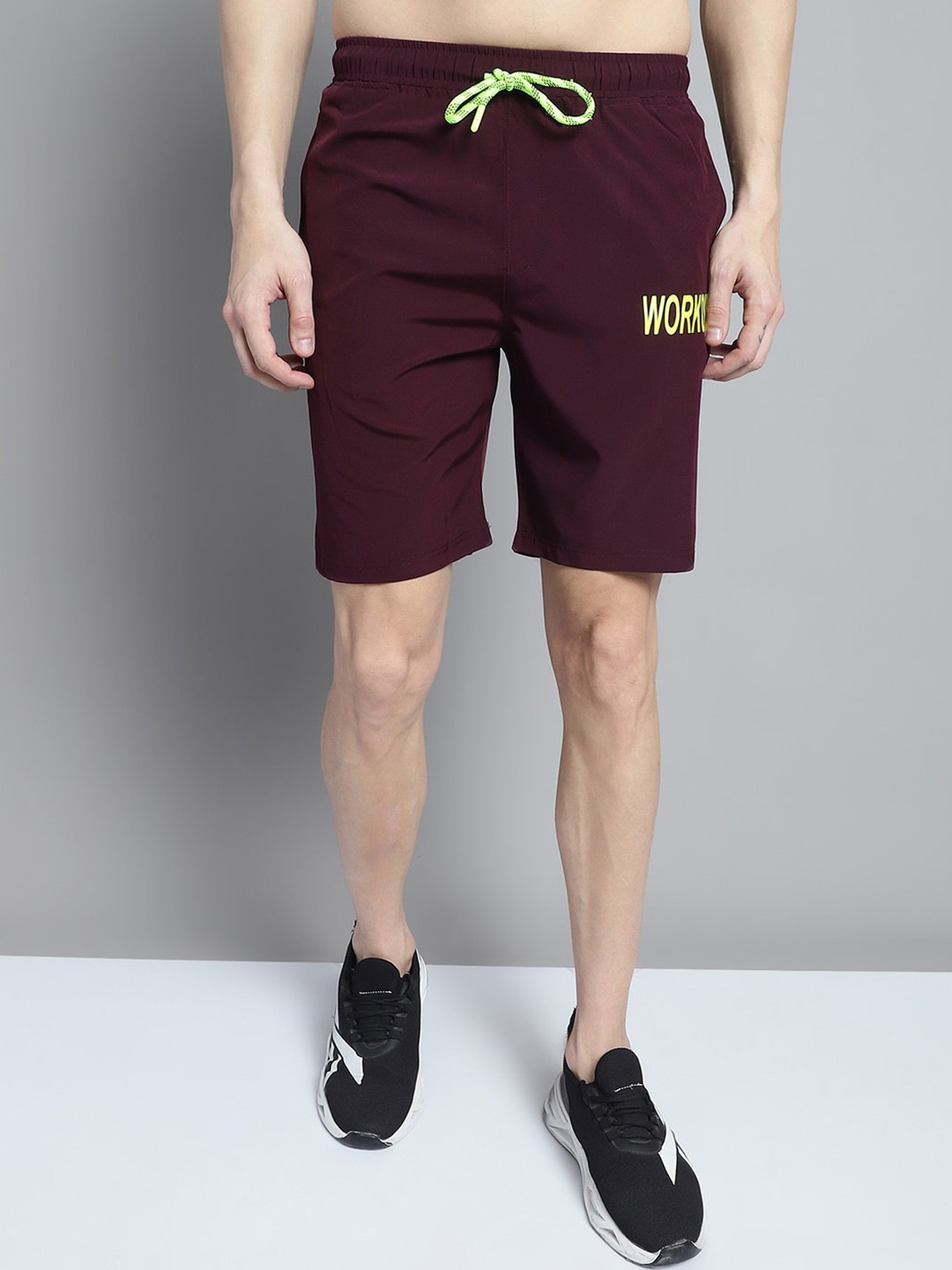 

9ty3ree Men Mid Rise Sports Shorts, Maroon