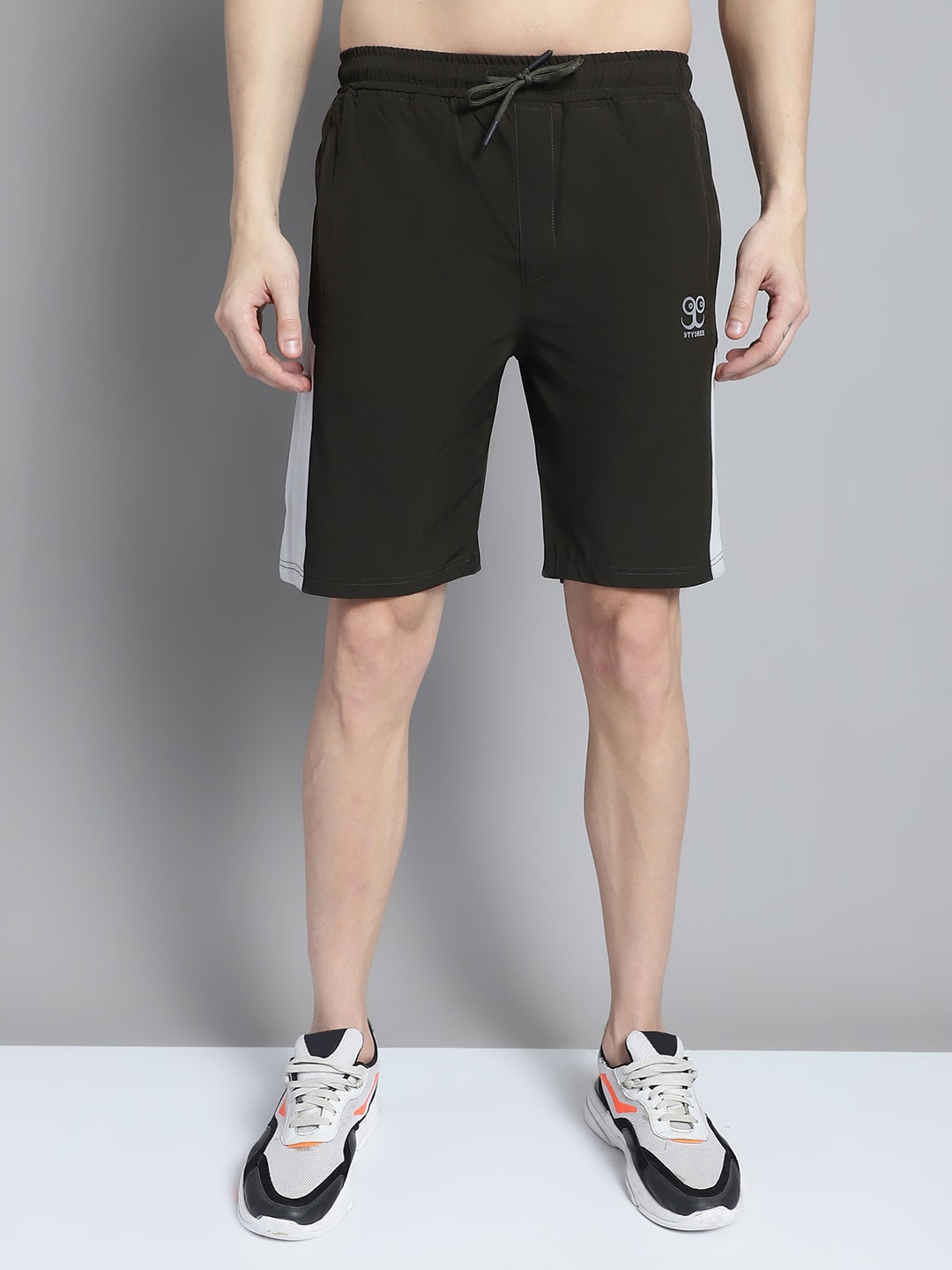

9ty3ree Men Mid Rise Sports Shorts, Olive