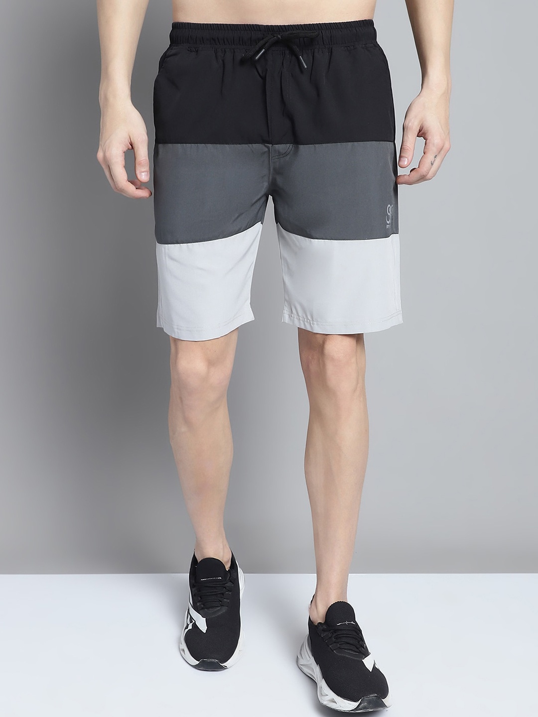 

9ty3ree Men Mid Rise Colourblocked Sports Shorts, Black