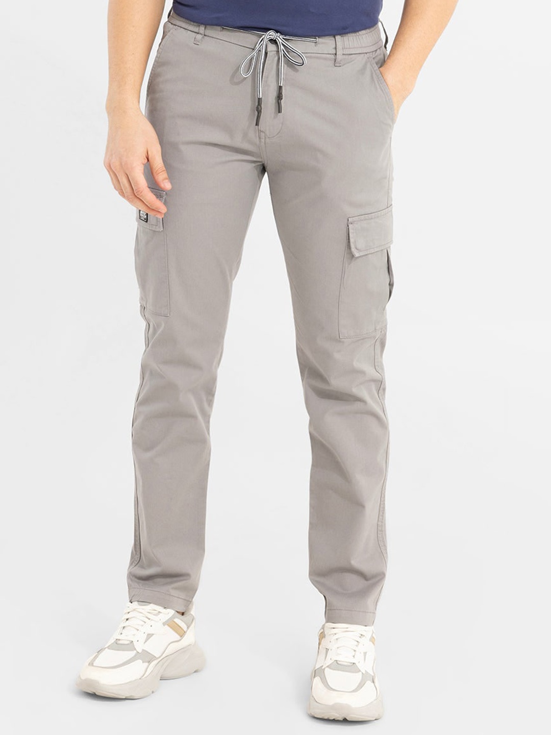 

Snitch Men Mid-Rise Smart Straight Fit Cargos Trousers, Grey