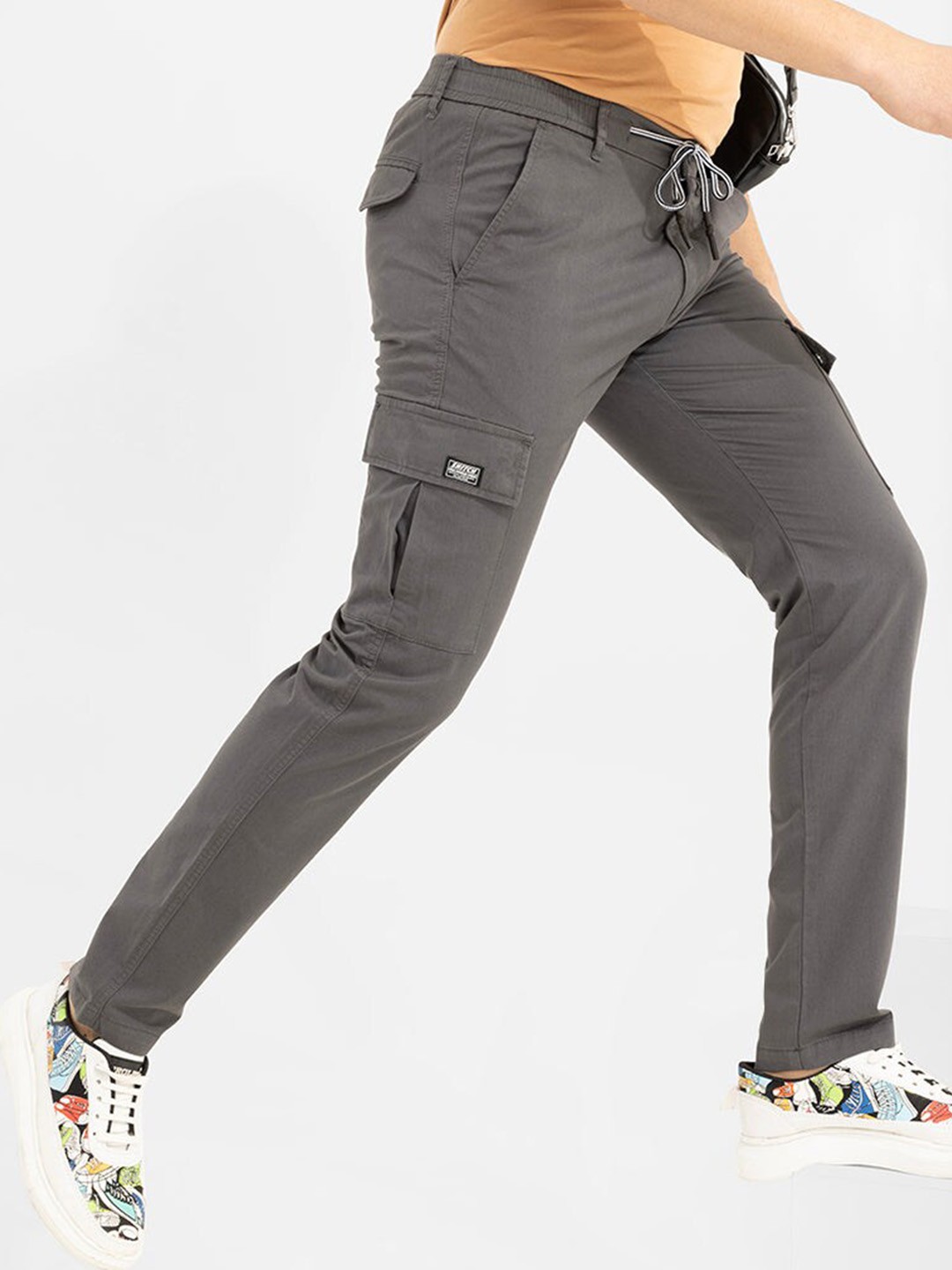 

Snitch Men Mid-Rise Smart Straight Fit Cargos Trousers, Grey