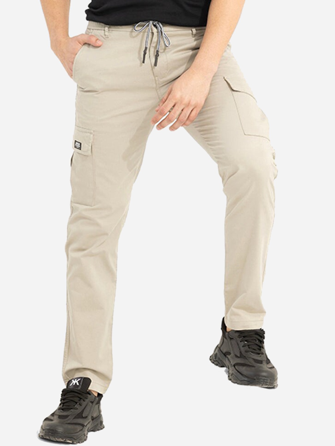 

Snitch Men Mid-Rise Smart Straight Fit Cargos Trousers, Beige
