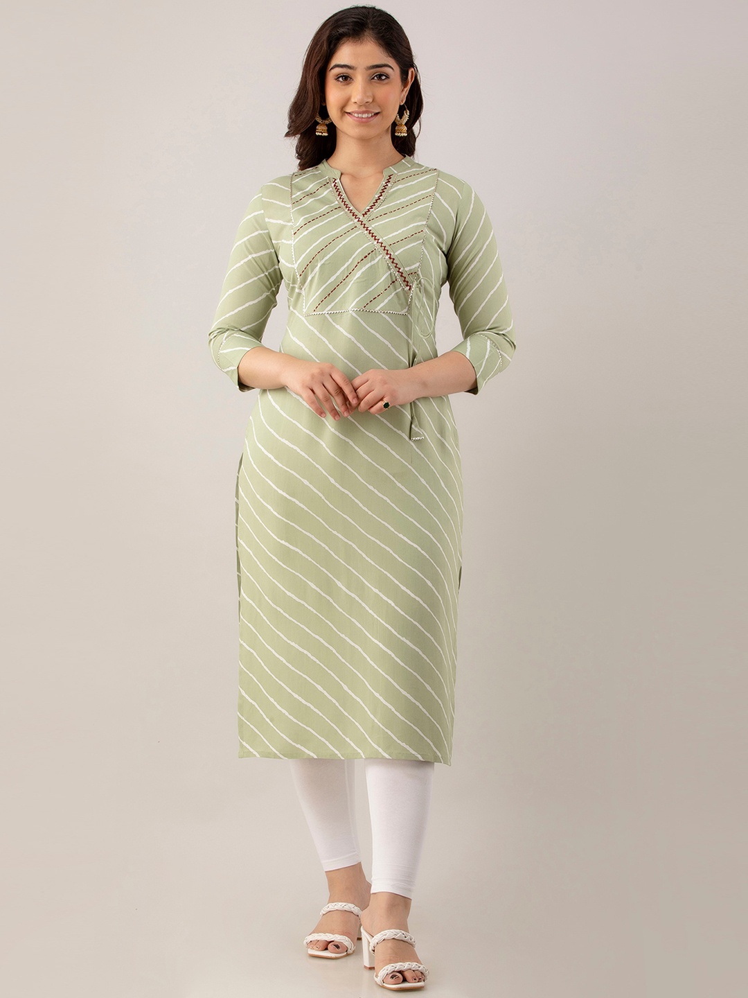 

CKM Leheriya Printed Mandarin Collar Gotta Patti Detailed Straight Kurta, Green