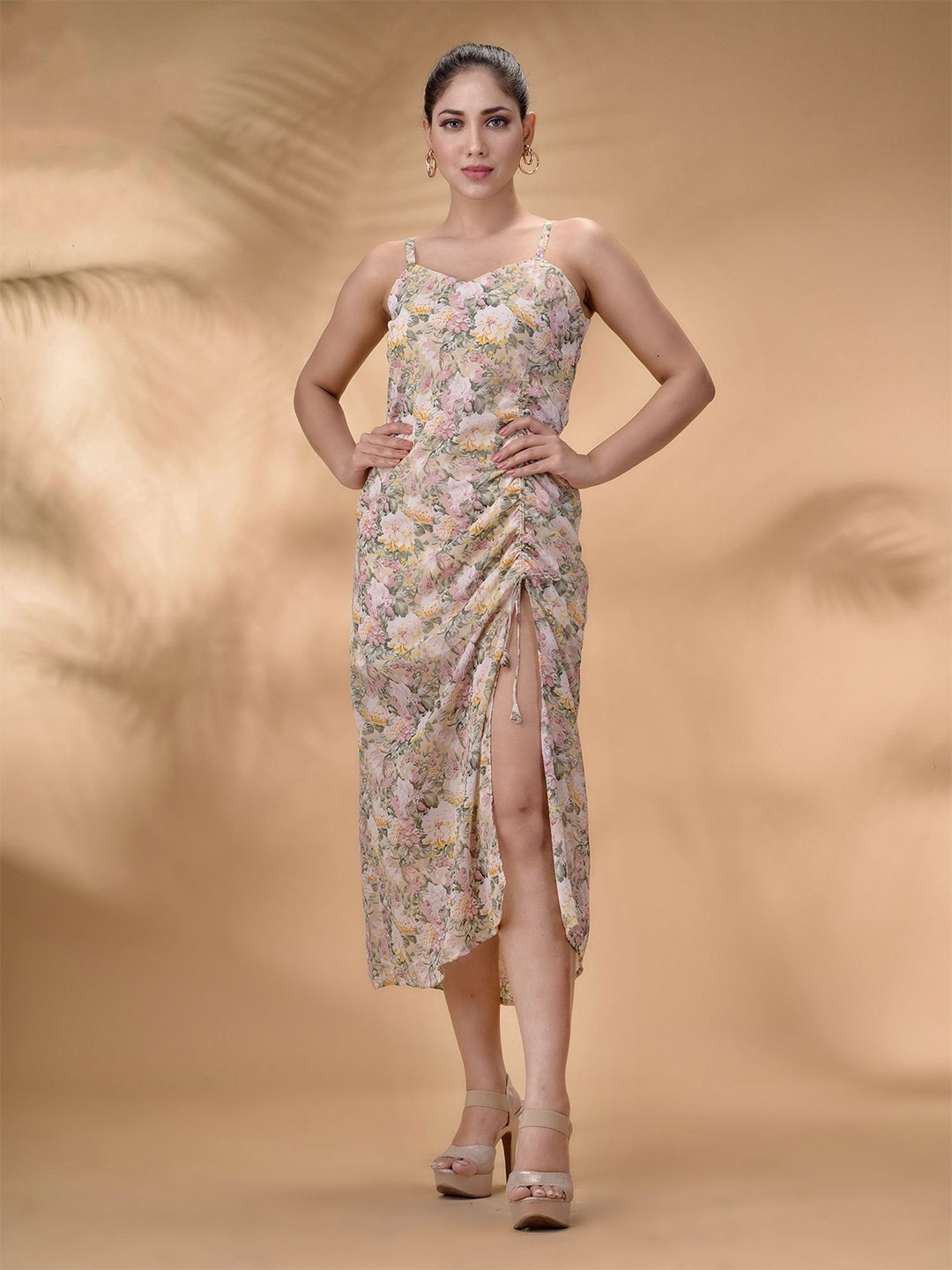 

Disli Floral Printed Gathered Detailed Sweetheart Neck A-Line Midi Dress, White
