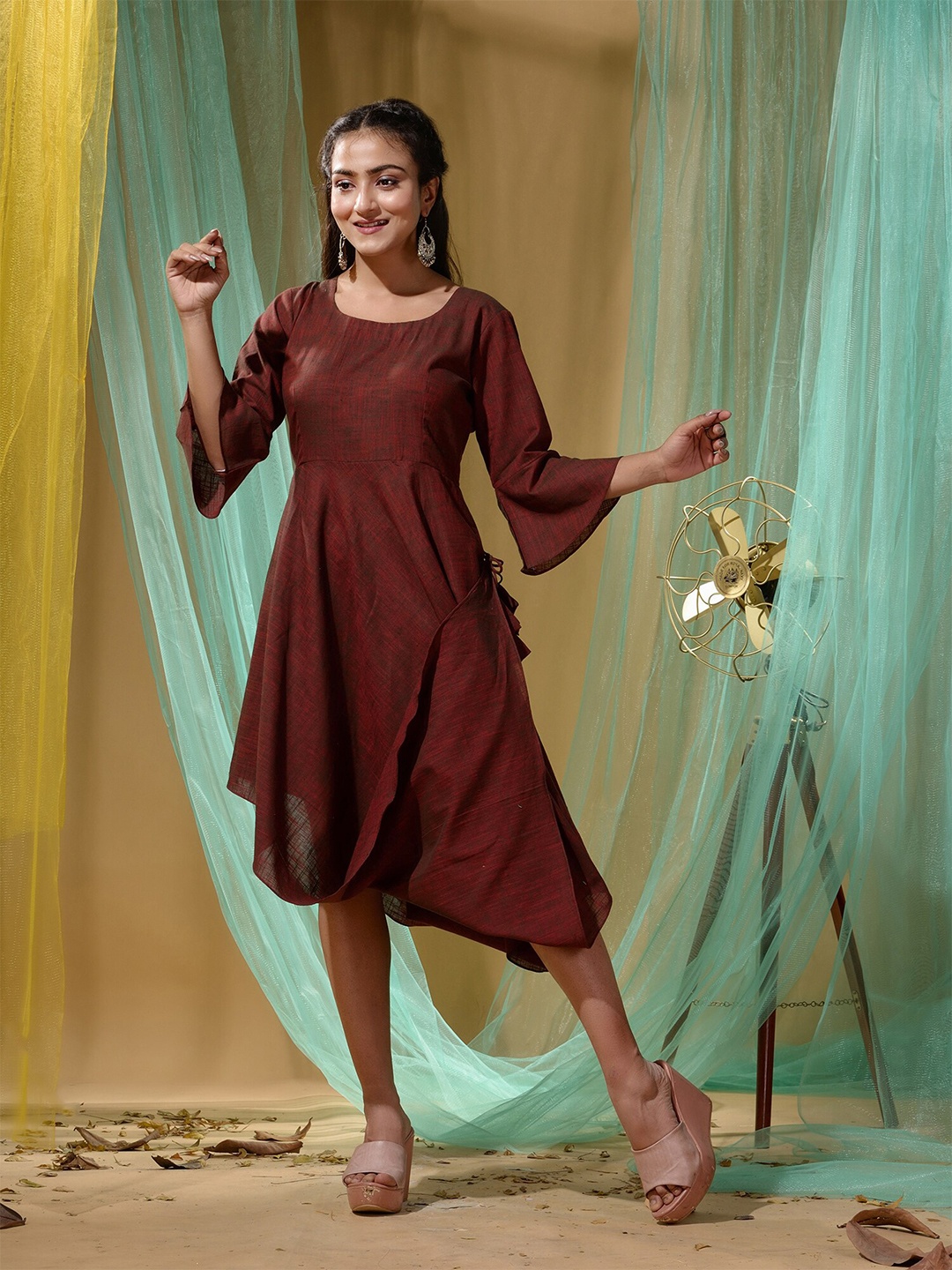 

Disli Round Neck Bell Sleeves Cotton A-Line Midi Dress, Brown