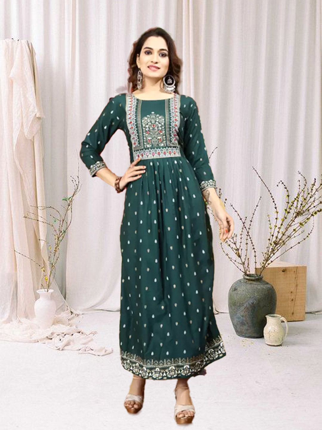 

N N ENTERPRISE Ethnic Motifs Printed Pleated Straight Kurta, Green
