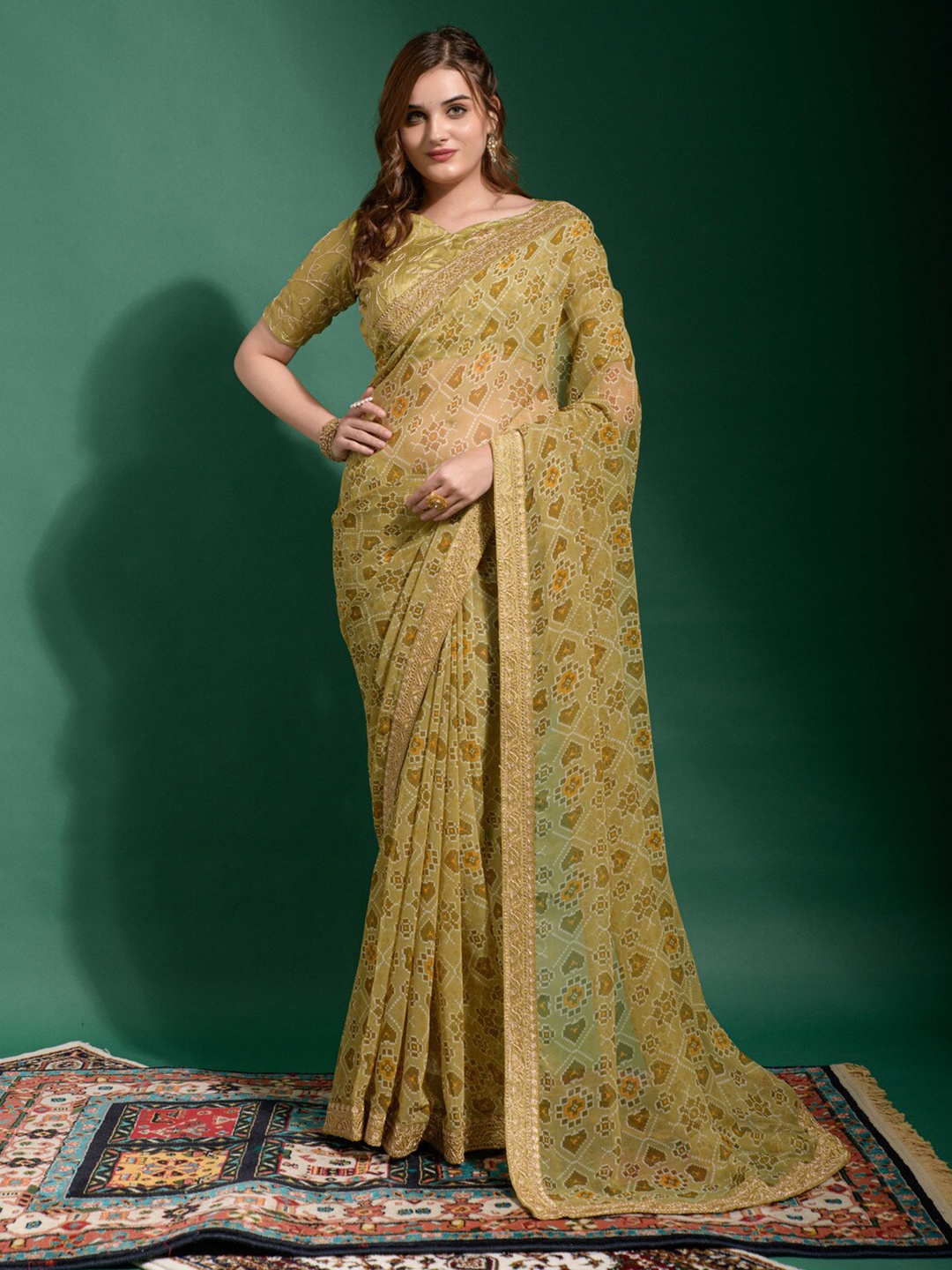 

GAJARAI Bandhani Embroidered Patola Saree, Green