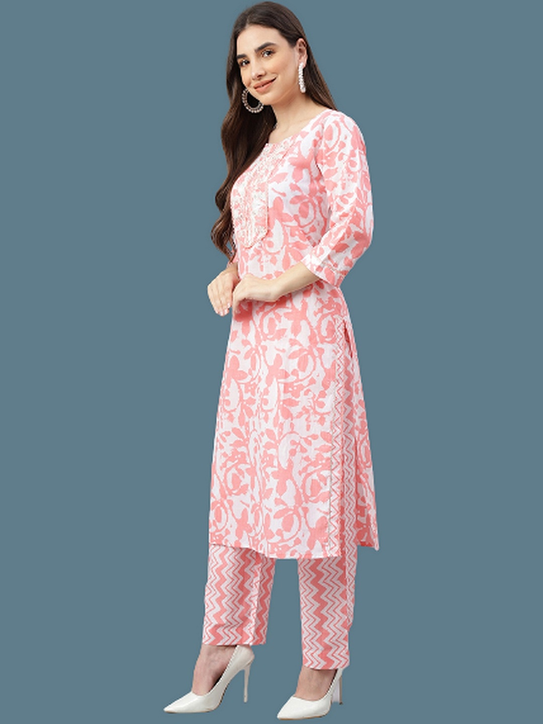 

EtnicaWear Floral Printed Pure Cotton Kurta With Pyjamas, Orange