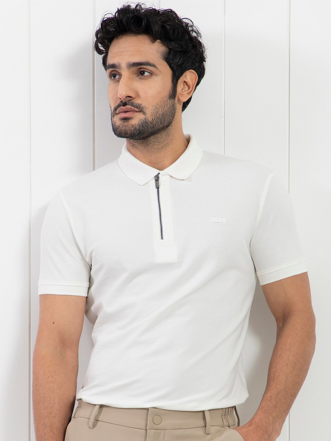 

RARE RABBIT Men Rings-4 Slim Fit Solid Polo Collar T-Shirt, Off white