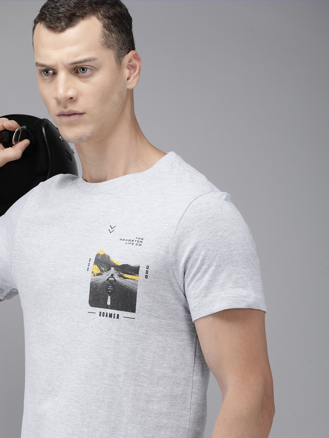 

Roadster Men Graphic Printed T-shirt, Grey