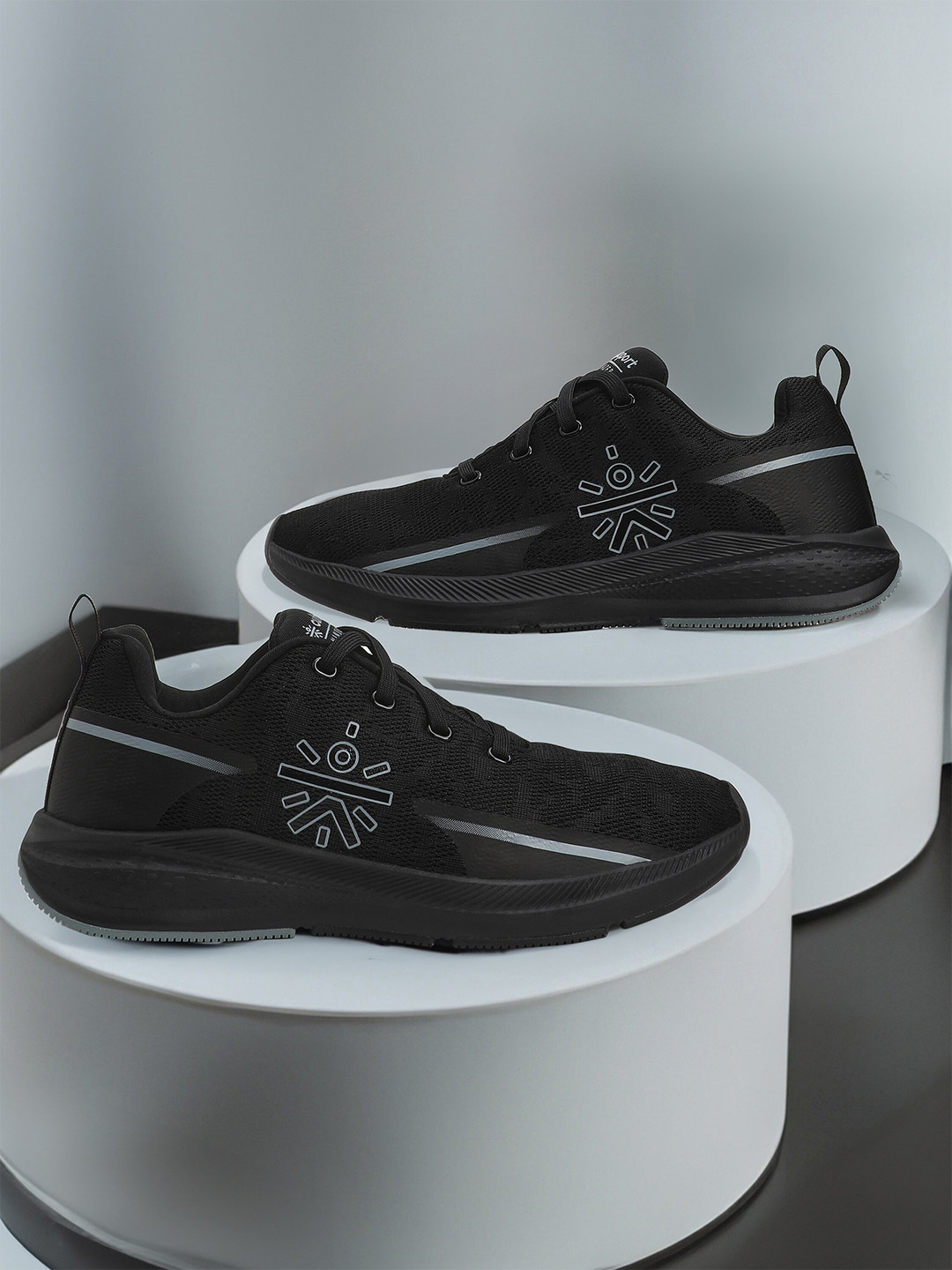 

CULT Men Windblazer Lightweight Mesh Running Shoes, Black