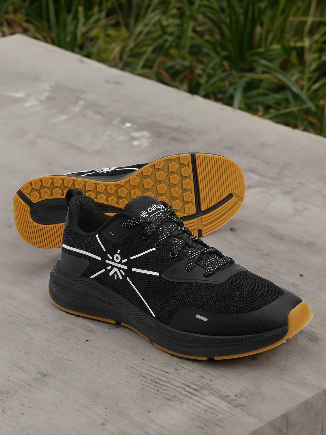 CULT Men Flomo Lightweight Mesh Running Shoes, Black
