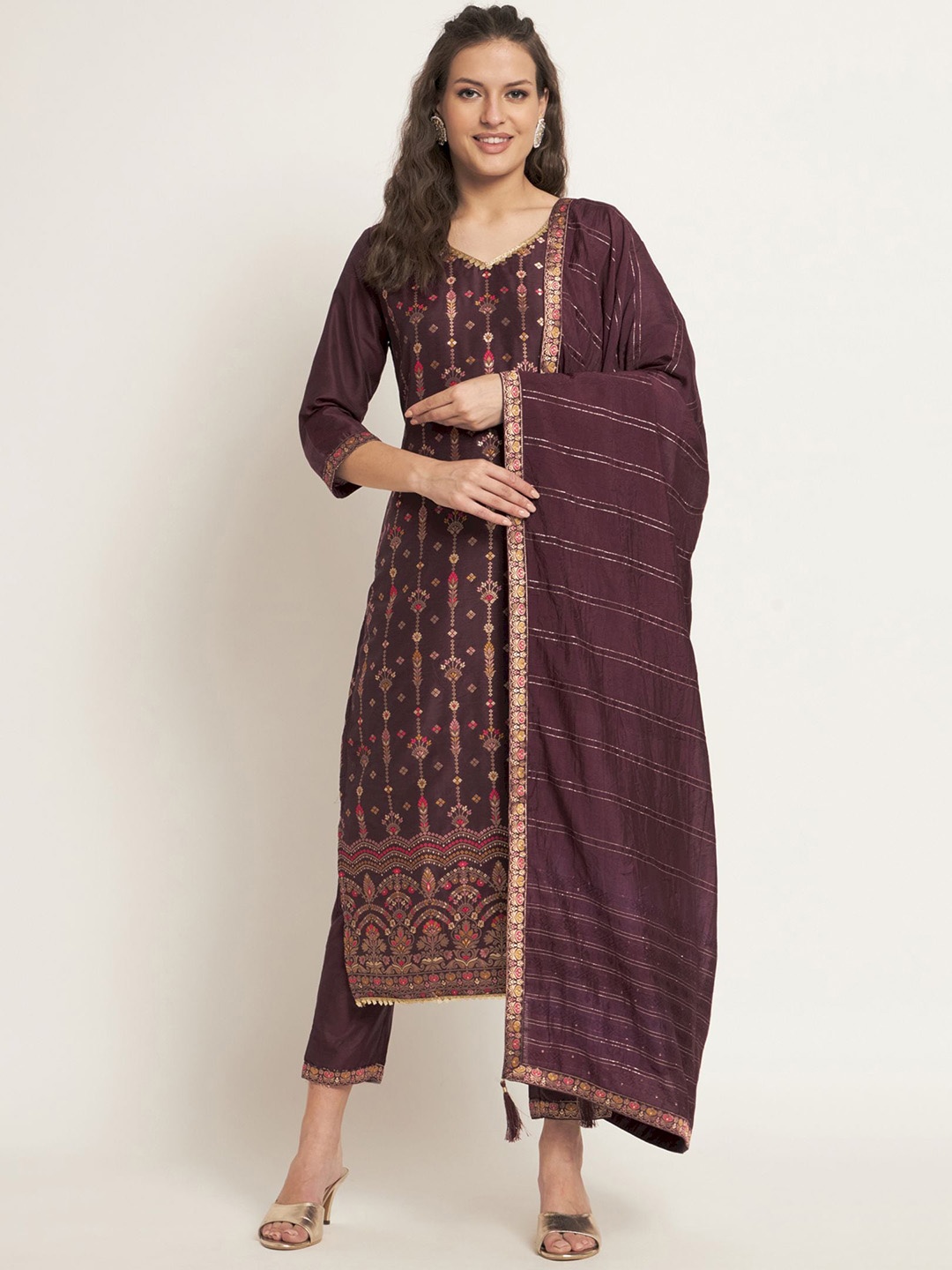 

Shopping Queen Ethnic Motifs Woven Design Gotta Patti Kurta With Trousers & Dupatta, Maroon