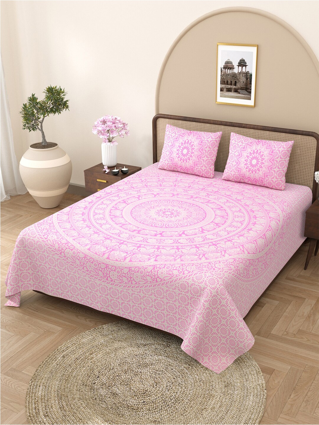 

Varde White & Pink Ethnic Motifs Cotton 210 TC King Bedsheet With 2 Pillow Covers