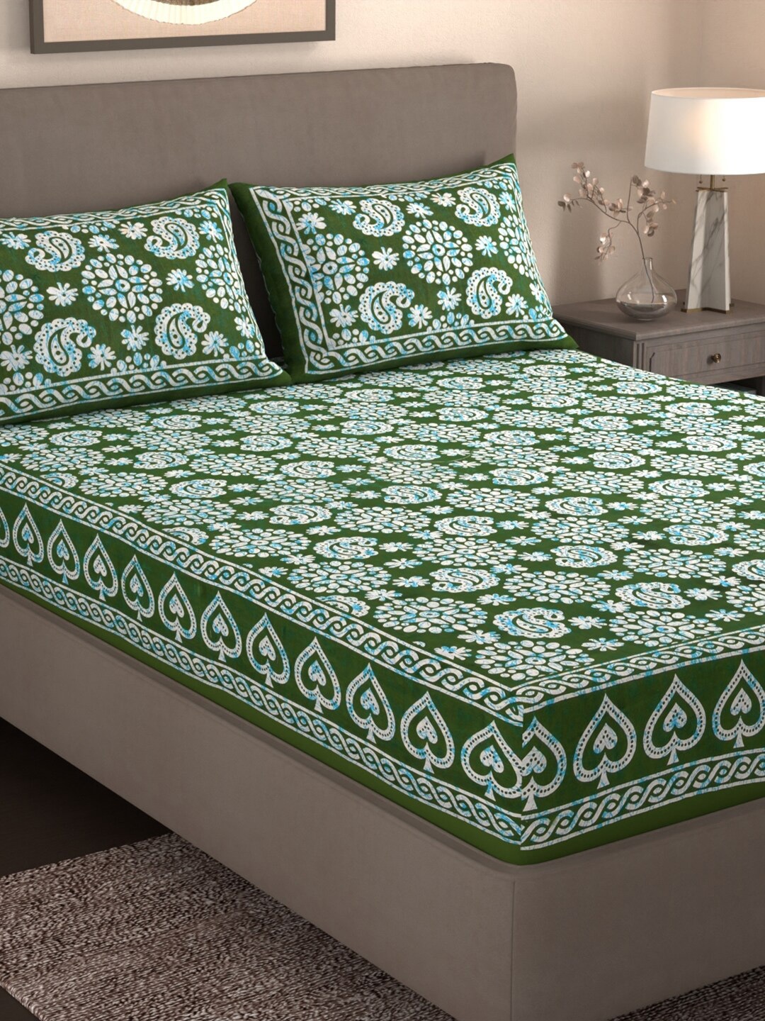

Varde Green & Blue Ethnic Motifs Printed 210 TC Cotton King Bedsheet Set 2.25 m x 2.50 m