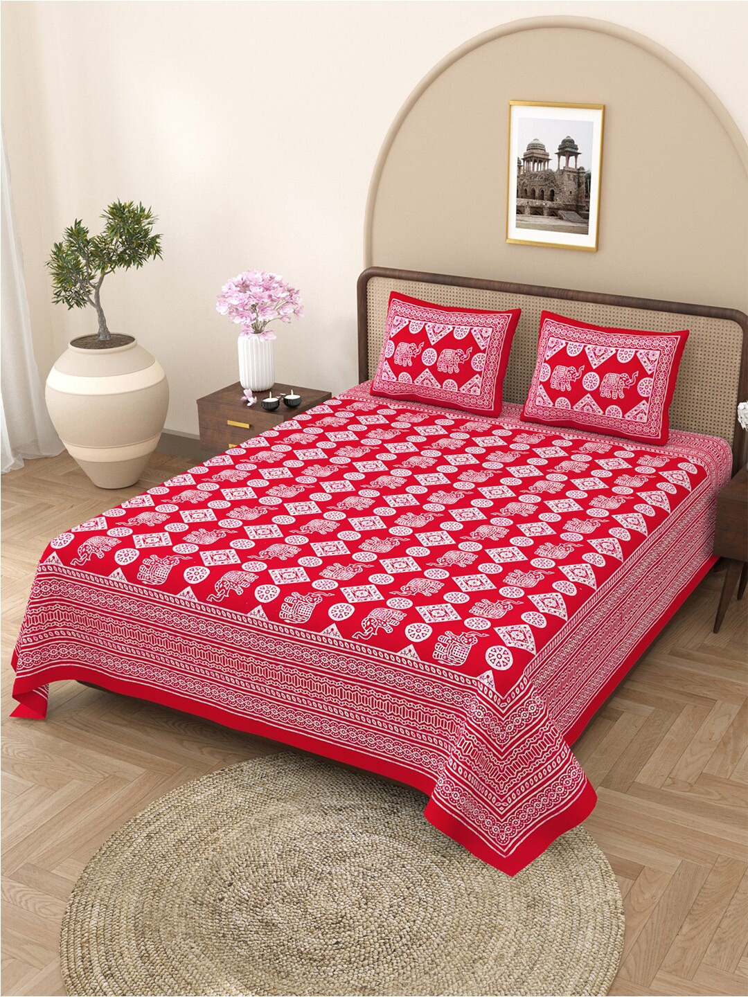 

Varde Red & White Geometric Printed 210 TC Cotton King Bedsheet Set 2.25 m x 2.50 m
