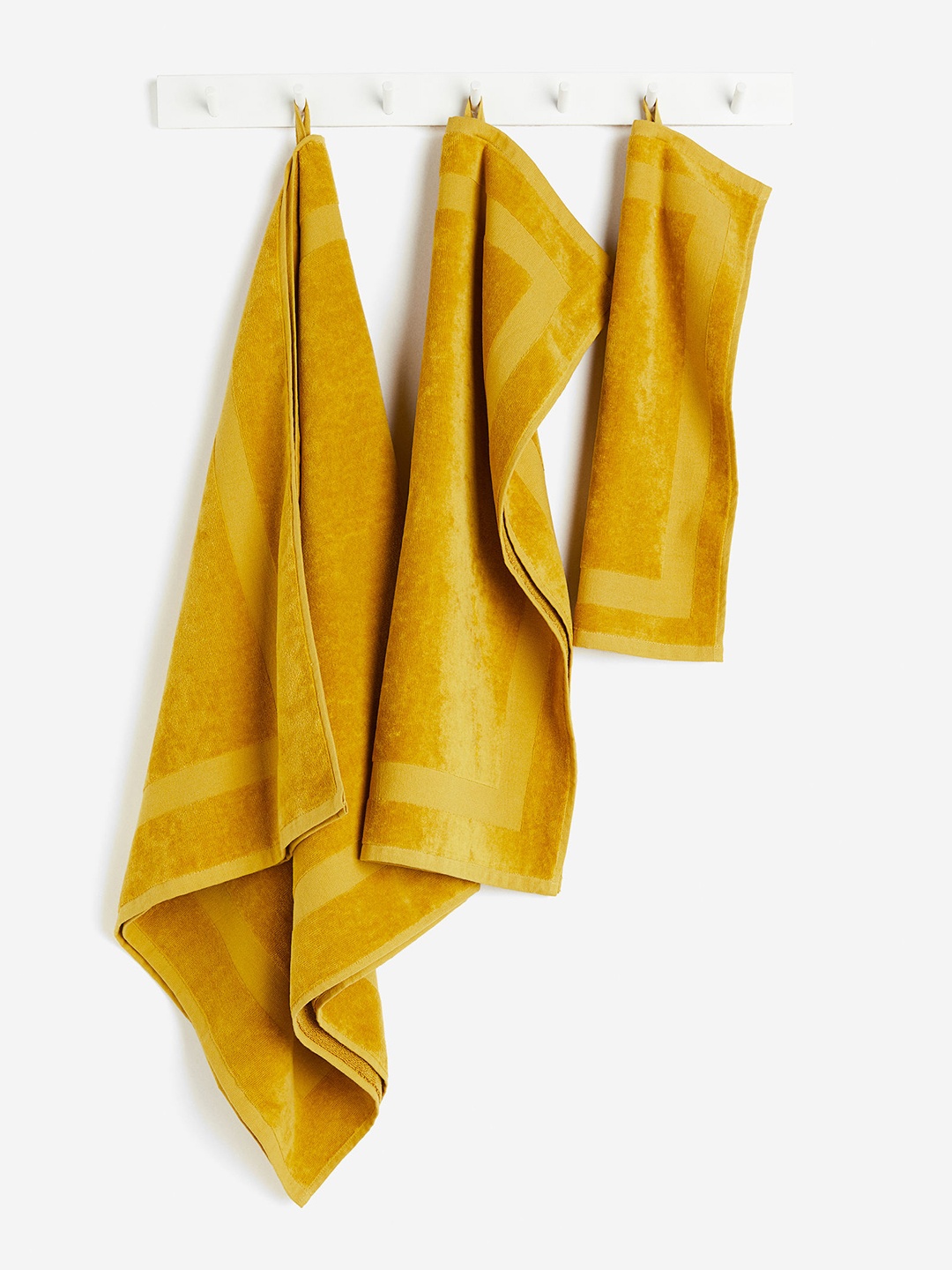 

H&M Yellow Pure Cotton Velour Bath Towel