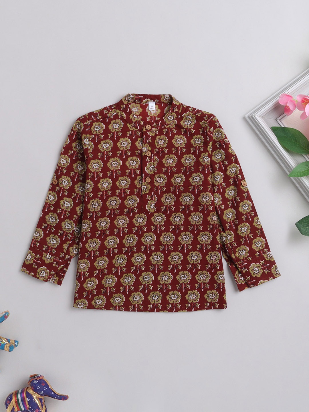 

The Magic Wand Boys Floral Printed Pure Cotton Kurta, Maroon