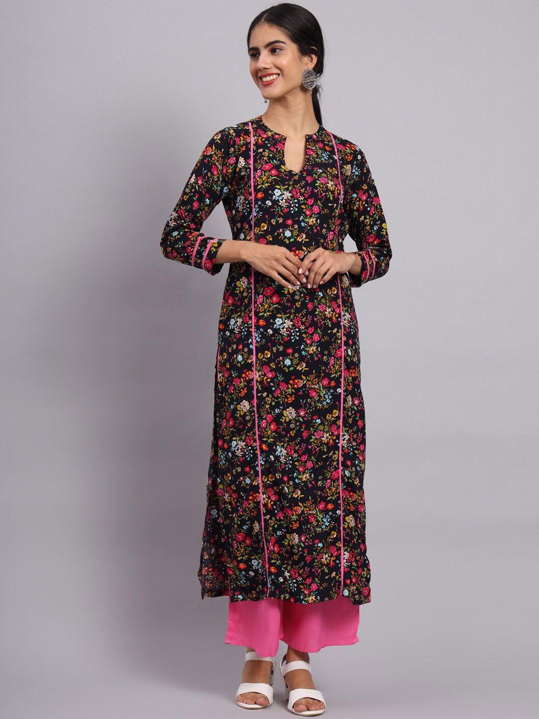 

Tissu Floral Printed Regular Kurta with Palazzos, Black
