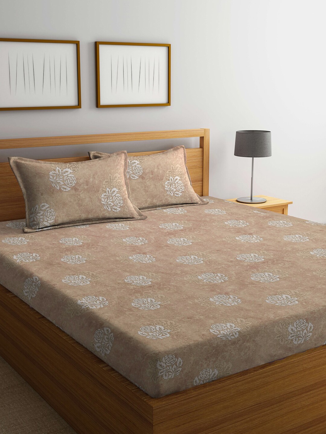 

KLOTTHE Beige & White Floral-Printed 130GSM Fitted Double King Bedsheet & 2 Pillow Covers